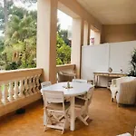 Peaceful With Stunning Views Hyeres