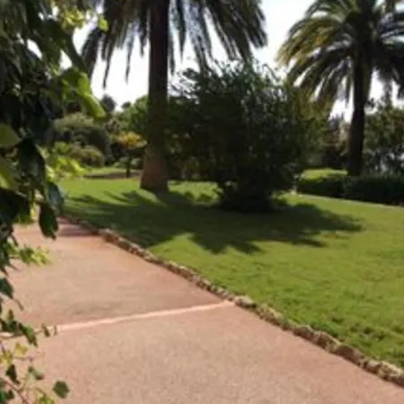 Appartement Paisible Avec Piscine Et Vue Imprenable Hyères