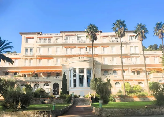 Peaceful With Pool And Stunning Views Appartamento Hyères