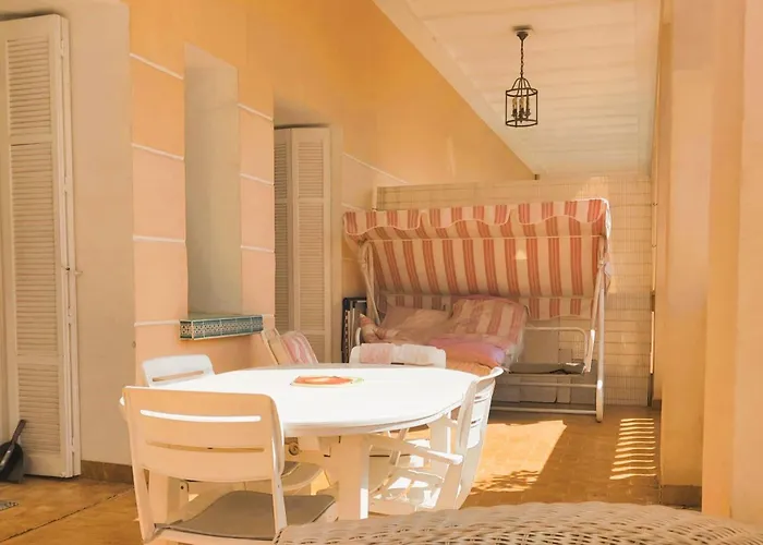 Peaceful With Pool And Stunning Views Appartamento